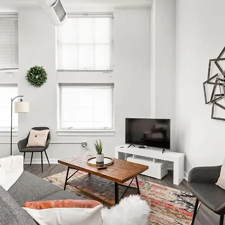 Modern Downtown Apartment 2Br 2Ba By Cozysuites